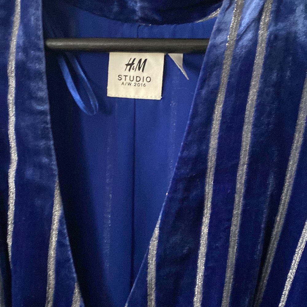 Dress - Picture 3 of 4